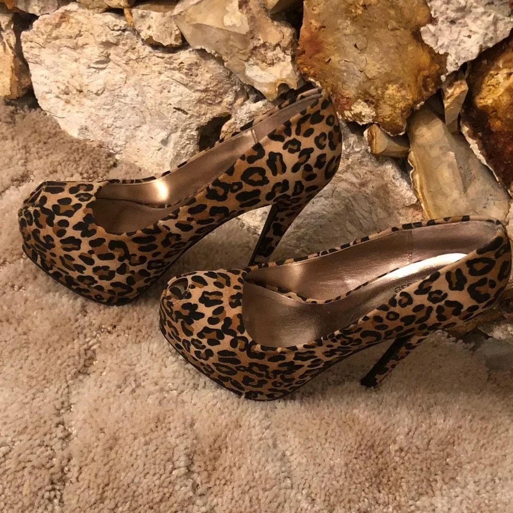 Charlotte Russe Leopard Print Peep-Toe Platform Pumps - Brown/Black